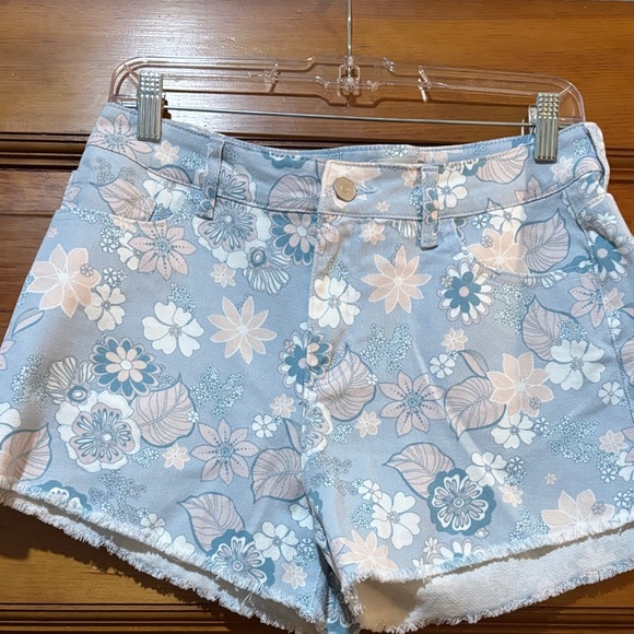 Altar’d State Floral Blue Women's Shorts - Picture 1 of 4